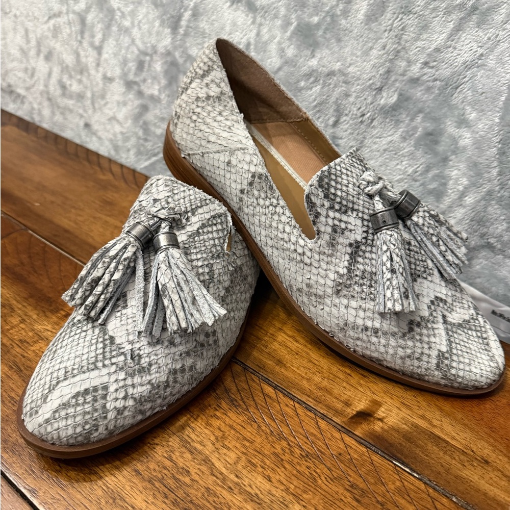 Franco Sarto Gray Snake-Print Tassel Loafers